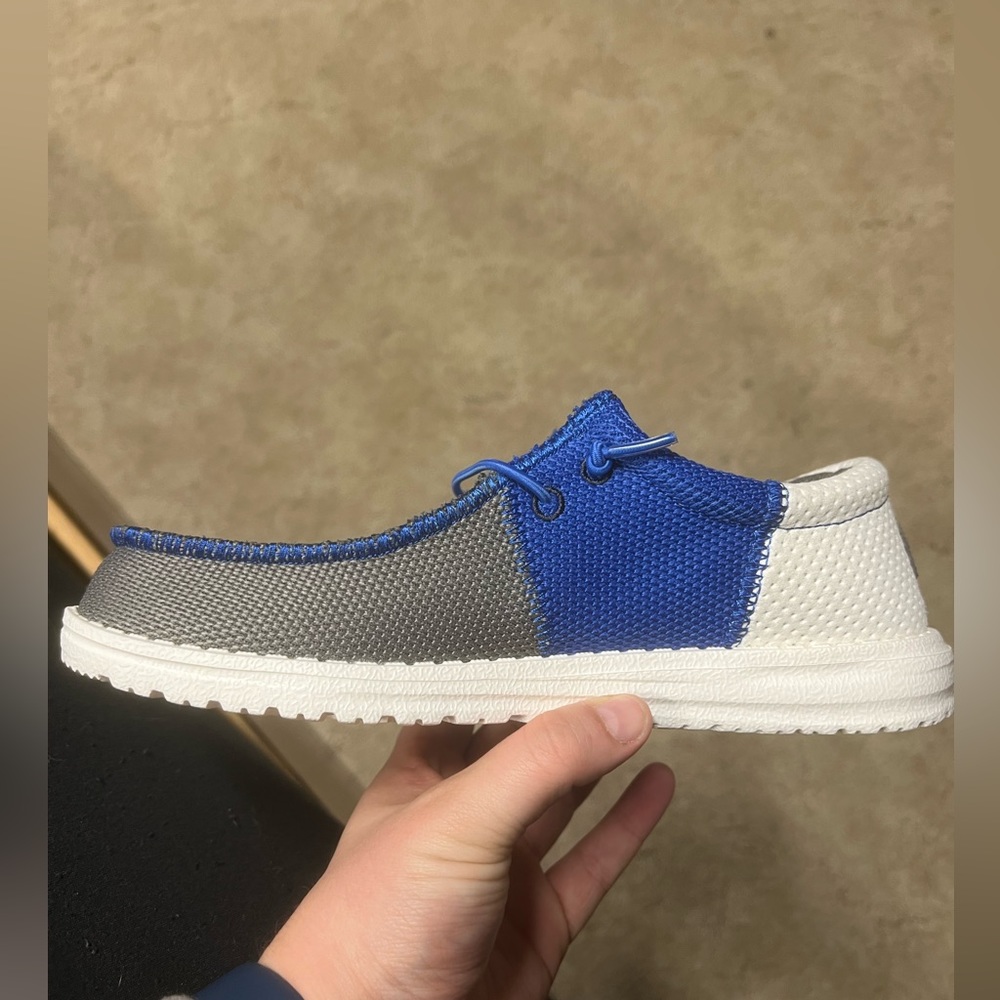 brand new wally hey dudes
